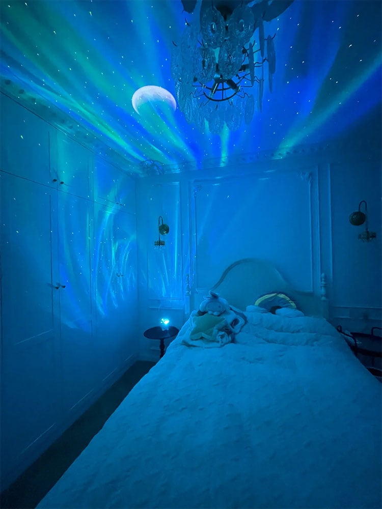 2-in-1 revontuli- ja tähtitaivasprojektori