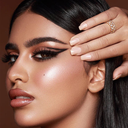 Luomiväri- ja ripsimeikkitarrat