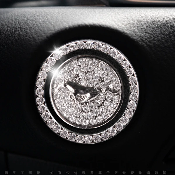 Elegante sierring voor de startknop van de auto