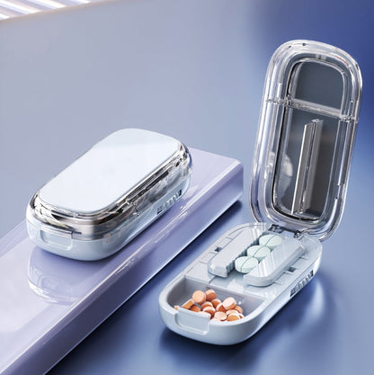 2-in-1 Pillensnijder & Pillensplitter - Verstelbaar voor Alle Maten - Nauwkeurig Snijden - Transparant