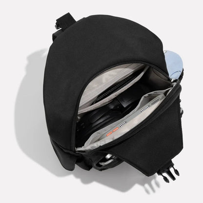 Poikittain kannettava olkalaukku