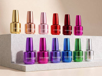 Glanzende metallic nagellak met spiegeleffect