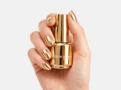 Glanzende metallic nagellak met spiegeleffect