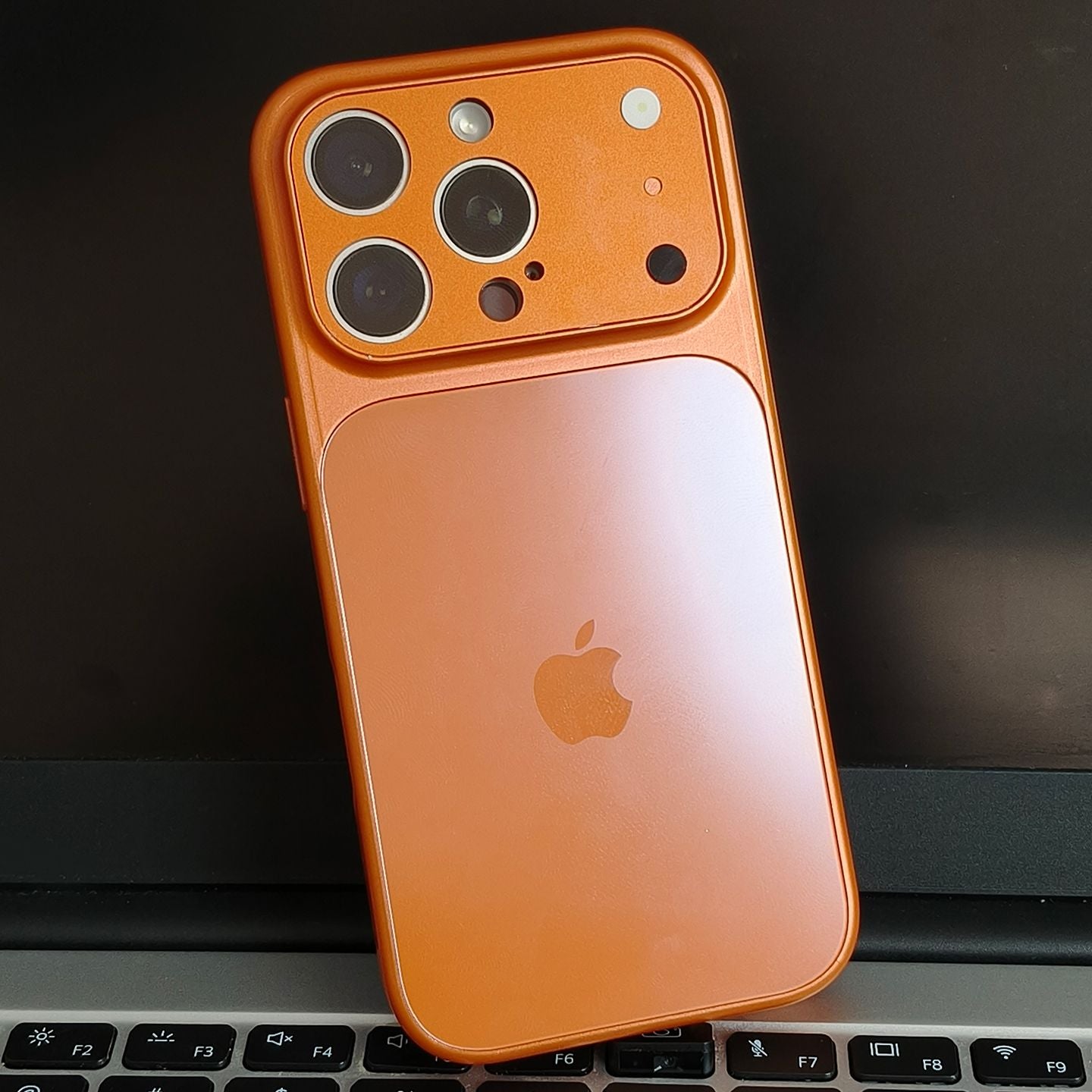 MagSafe Case met Camera Protector