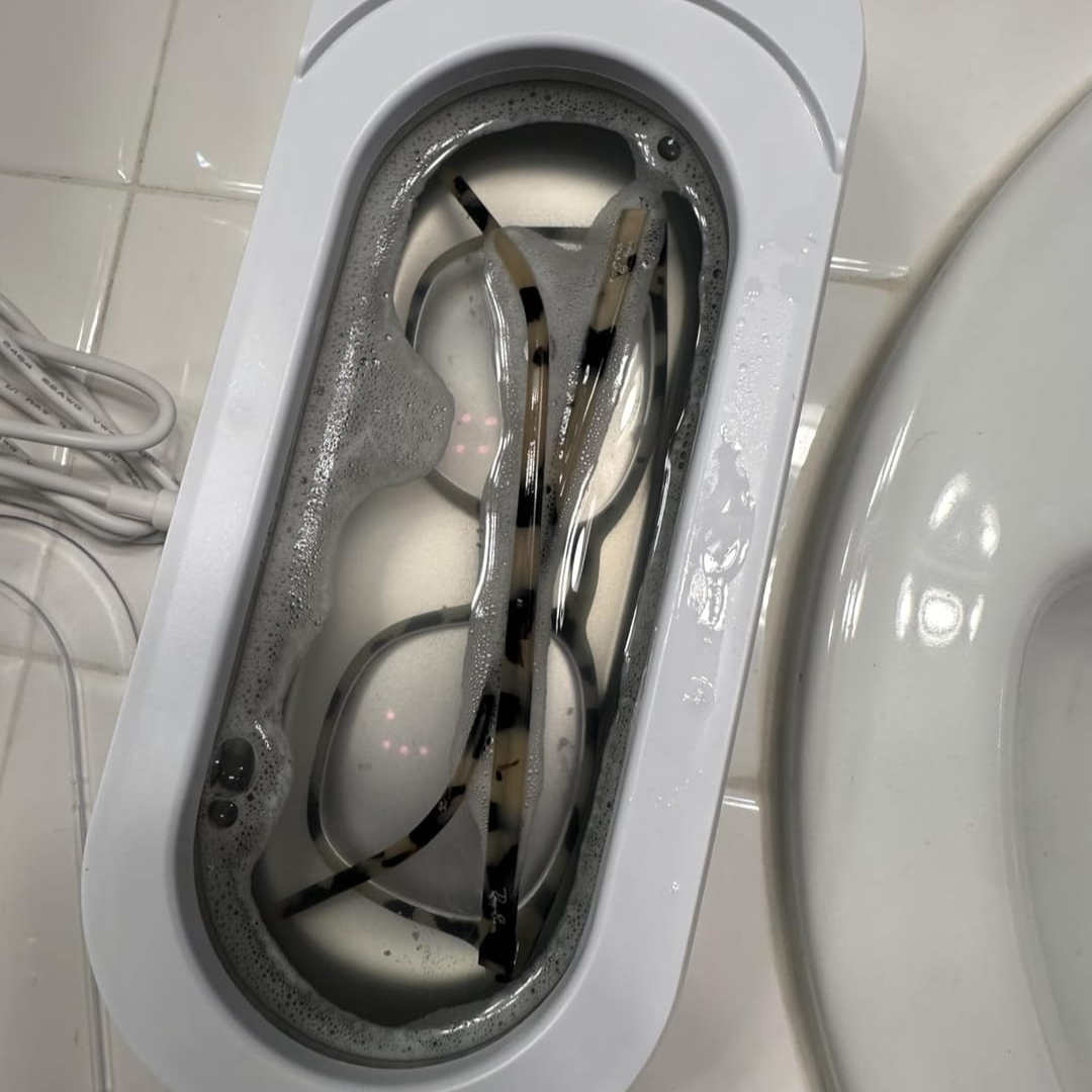 Ultraääninen silmälasien ja korujen puhdistuslaite