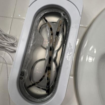 Ultraääninen silmälasien ja korujen puhdistuslaite