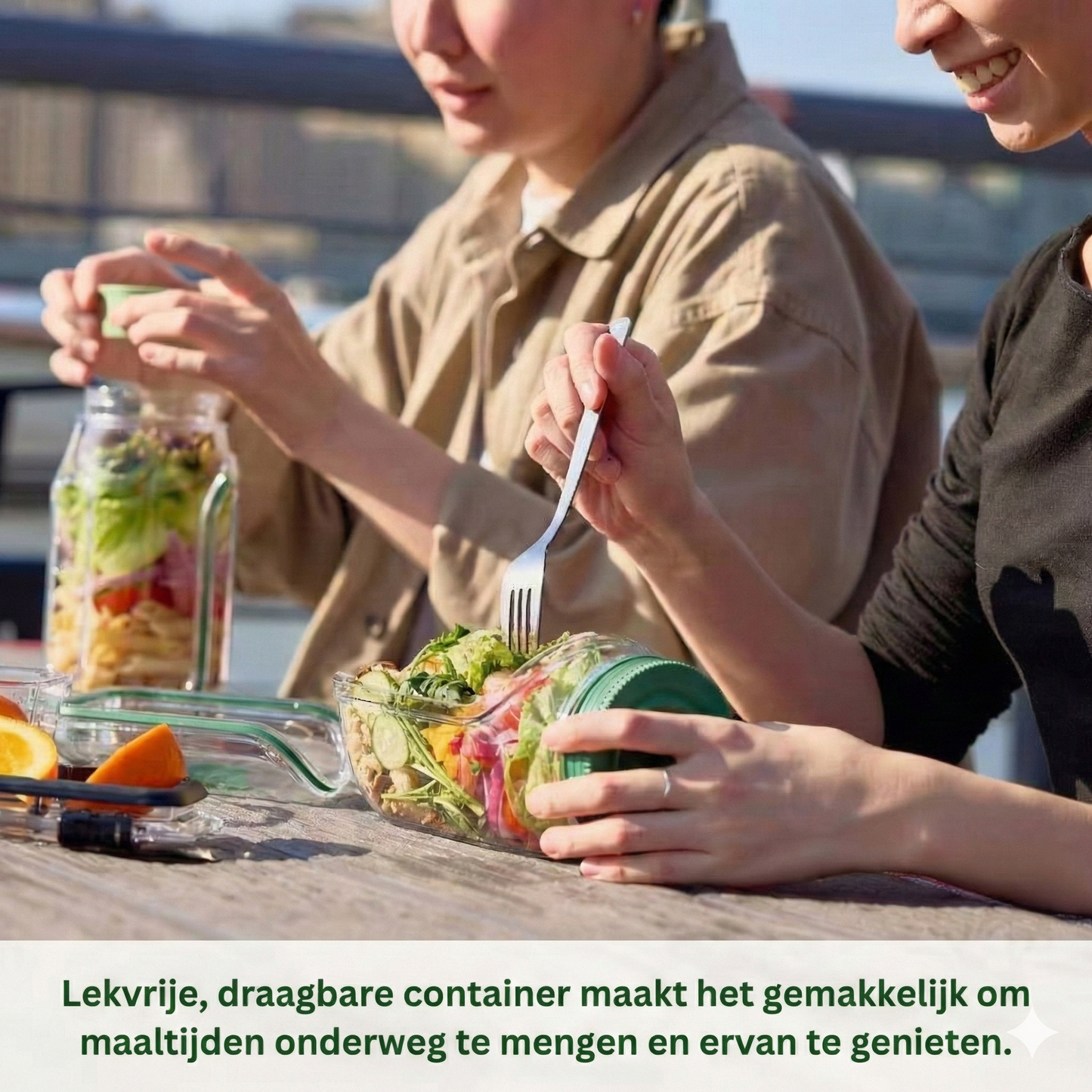 Saladebox to Go - Lekvrije Lunchbox met Vakken & Dressing Bakje (Vaatwasserbestendig)