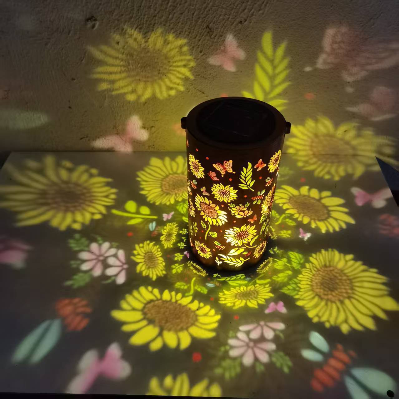 🌻💡Prachtige Zonnebloem Tuinlamp op Zonne-energie - Hangende Solar Lantaarn voor Terras en Balkon