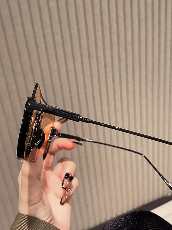 Universaali Aviator-aurinkolasi