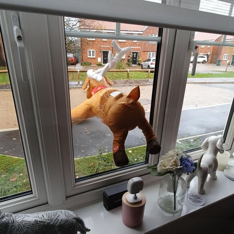 Hauska “Oho!” Joulupukki ja poro -koriste