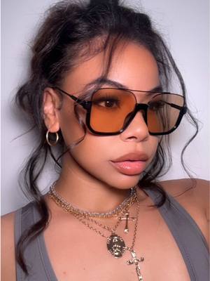 Universaali Aviator-aurinkolasi