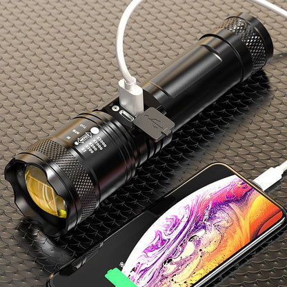 Krachtige zaklamp met zoomfunctie