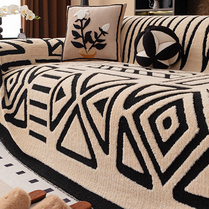 Lemmikinkestävä plyysinen sohvanpäällinen liukuesteellä