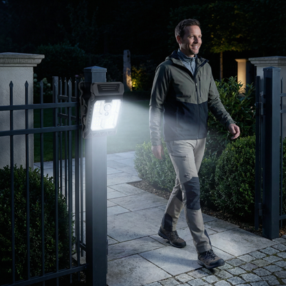 Praktische solarlamp met klem en bewegingssensor